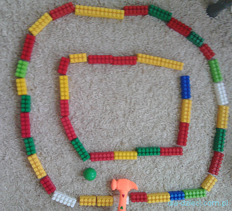 Gra tor z klock�w dla dzieci